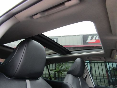 Used 2021 Toyota Camry XSE image 8