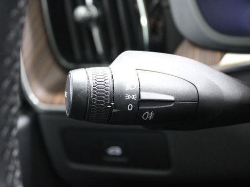 Used 2023 Volvo XC60 B6 Ultimate image 35