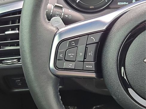 Used 2020 Jaguar F-TYPE Coupe image 23