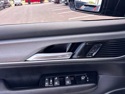 Used 2024 Jeep Wagoneer Series II w/ Convenience Group I AWD/4WD image 17