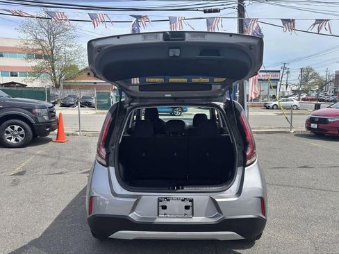 Used 2023 Kia Soul S FWD image 8