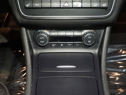 Used 2015 Mercedes-Benz GLA 250 4MATIC image 29