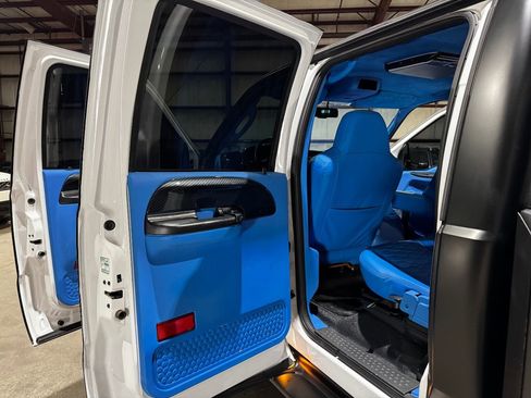 Used 2007 Ford F550 4x4 Crew Cab Super Duty image 31