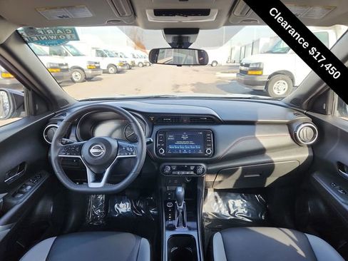 Used 2023 Nissan Kicks SR w/ SR Premium Package image 31