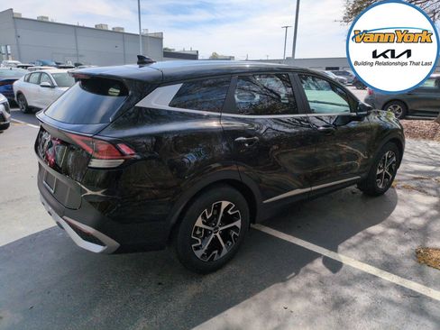 Used 2023 Kia Sportage EX image 7