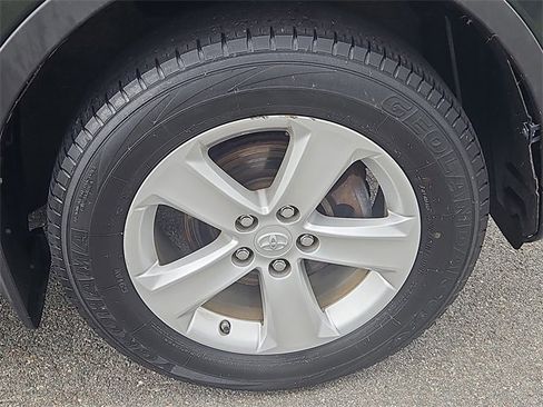 Used 2013 Toyota RAV4 XLE image 9