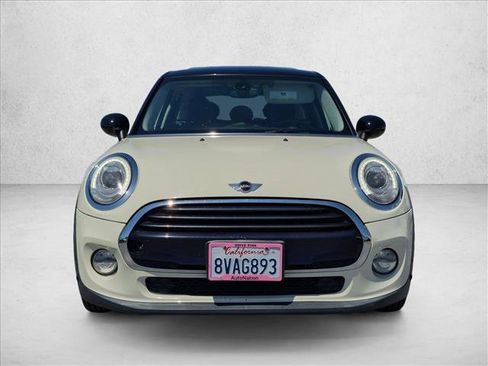 Used 2018 MINI Cooper 4-Door Hardtop FWD image 2