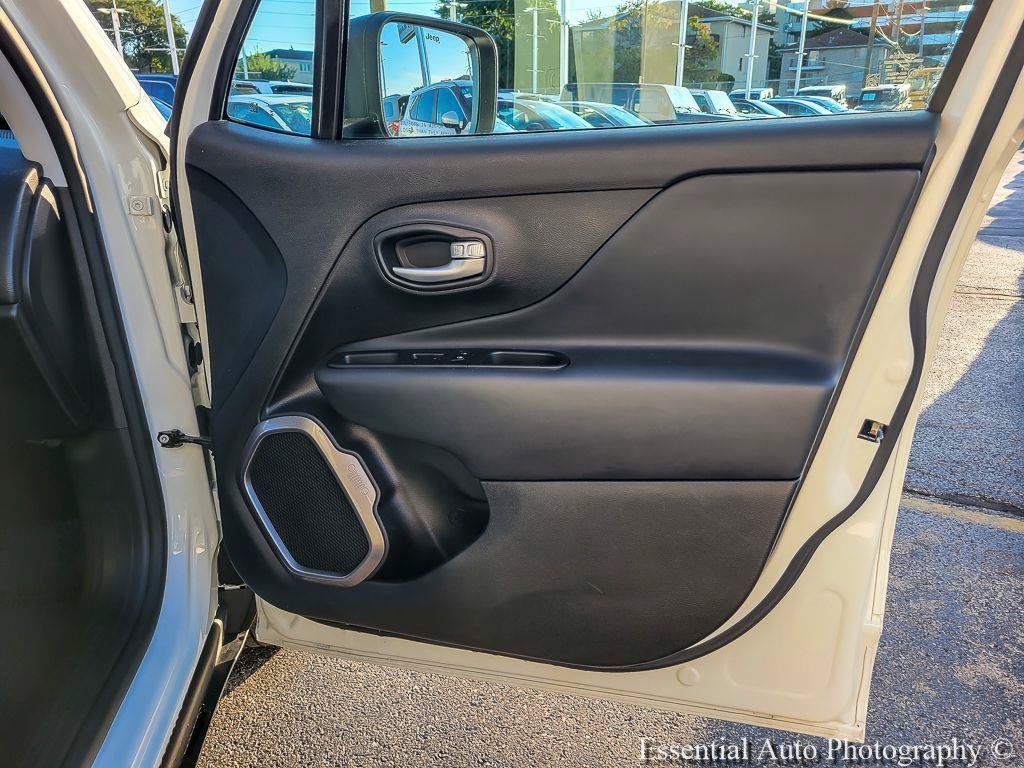 Used 2023 Jeep Renegade Latitude AWD/4WD image 25
