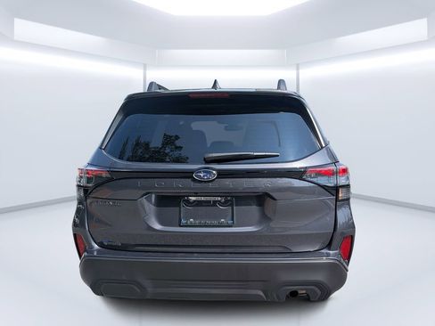 Certified 2025 Subaru Forester Premium w/ Convenience Package #1 AWD/4WD image 4