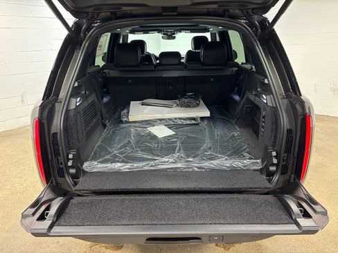 New 2025 Land Rover Range Rover Long Wheelbase SE image 42