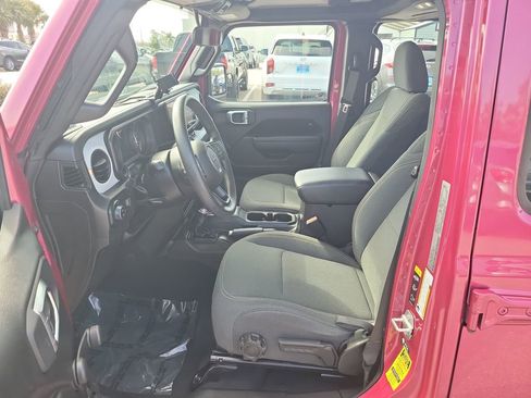 Used 2024 Jeep Gladiator Sport image 24