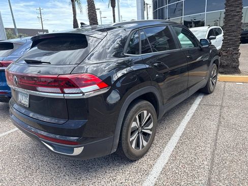 Used 2024 Volkswagen Atlas Cross Sport SE FWD image 9