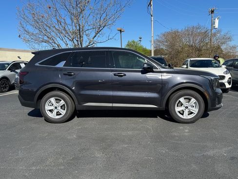 New 2026 Kia Sorento LX image 2