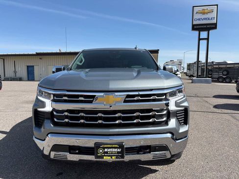 Used 2025 Chevrolet Silverado 1500 LTZ w/ Technology Package AWD/4WD image 9