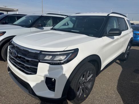 New 2026 Ford Explorer Active w/ Active Comfort Package image 2