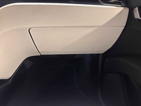 Used 2018 Tesla Model X 100D image 23