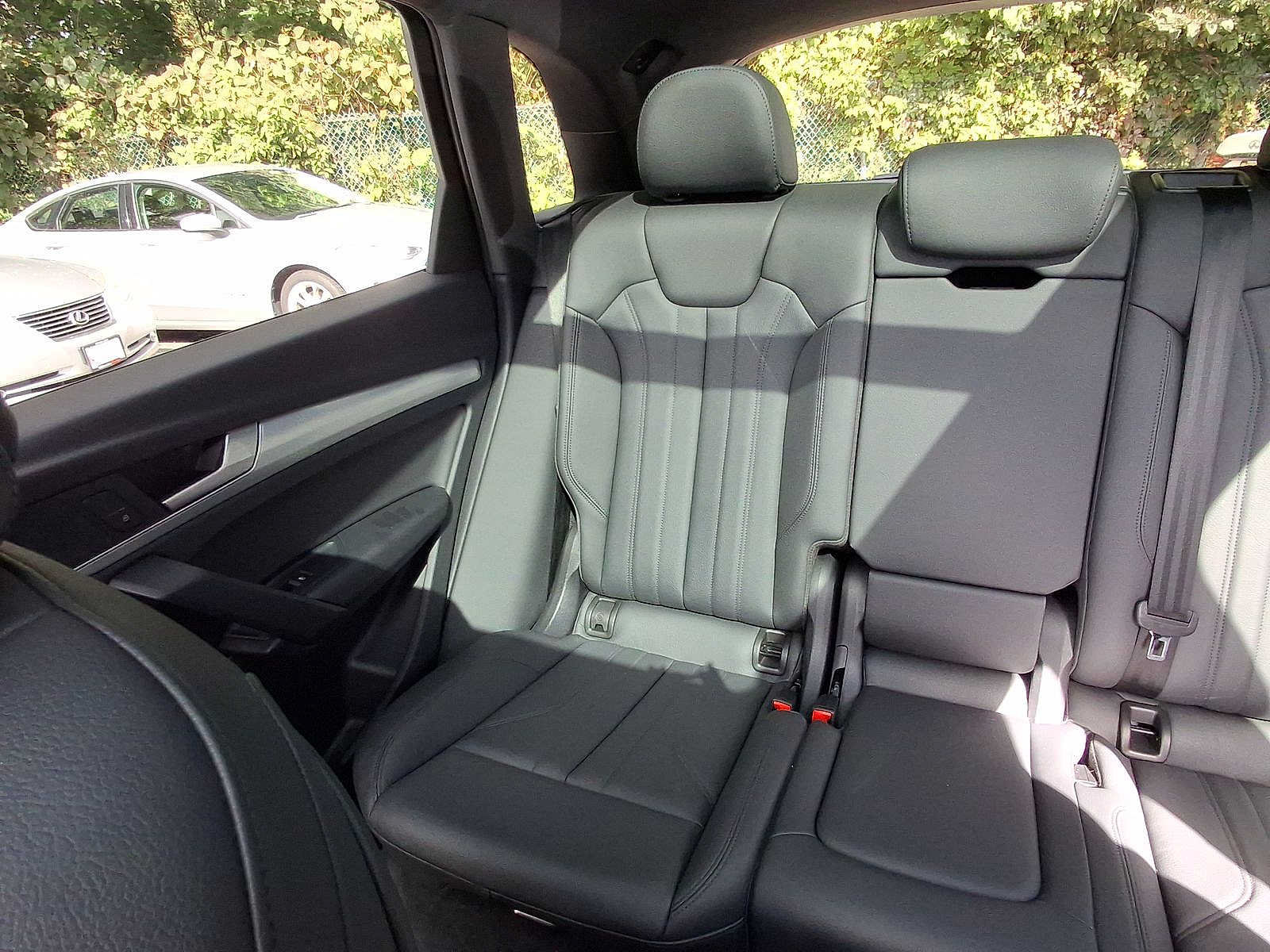 Used 2020 Audi Q5 2.0T Premium w/ Titanium Sport Package AWD/4WD image 12