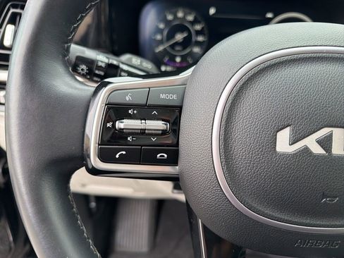 Used 2023 Kia Sorento SX image 13