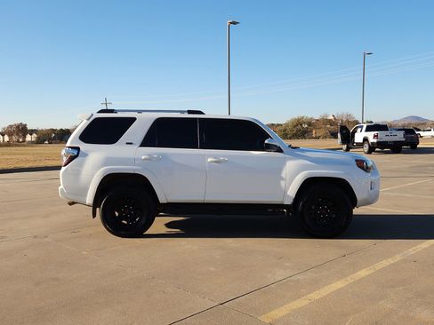Used 2023 Toyota 4Runner SR5 image 7