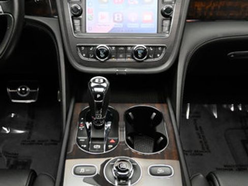 Used 2019 Bentley Bentayga AWD/4WD image 89