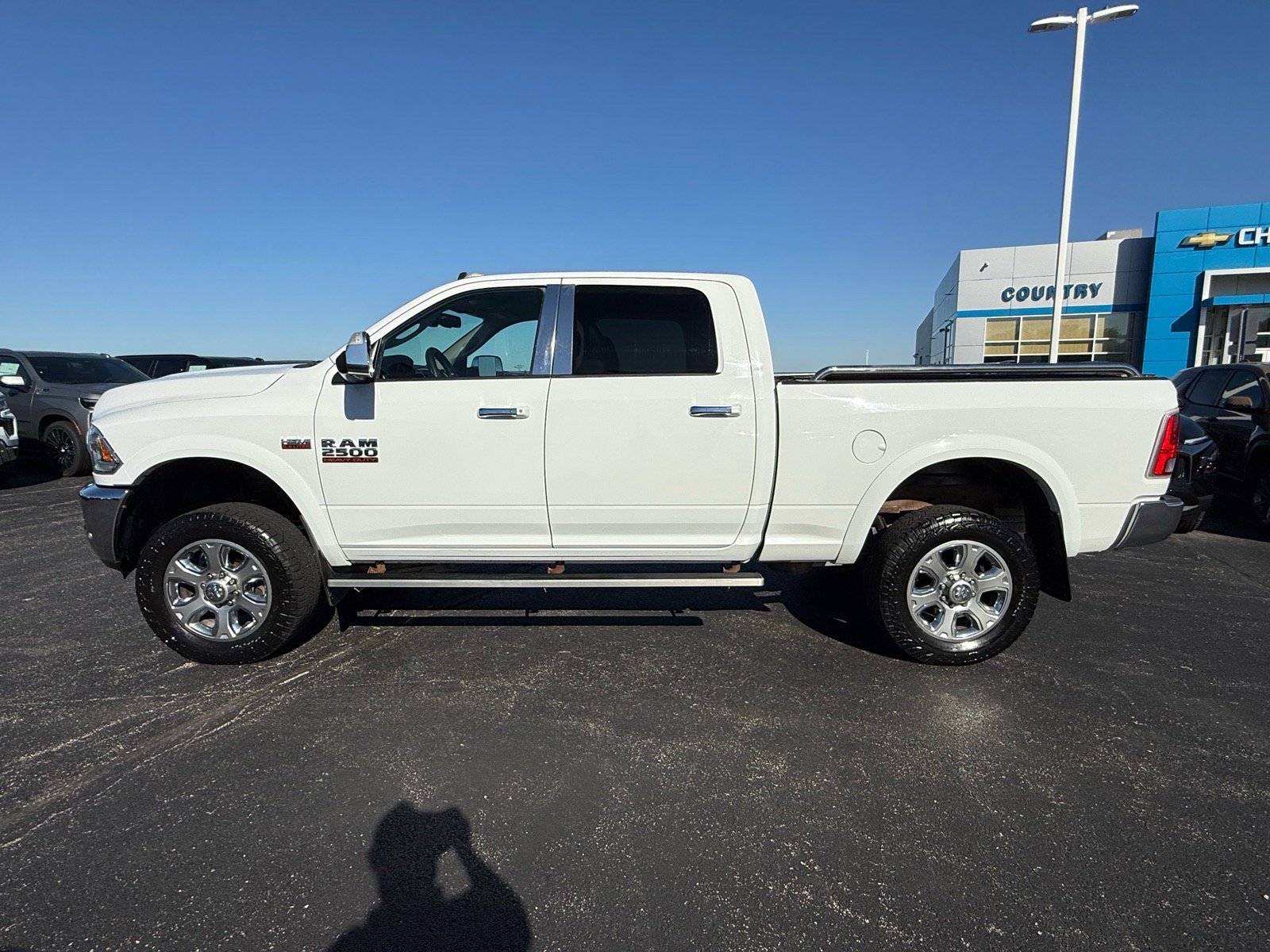 Used 2018 RAM 2500 Laramie AWD/4WD image 2