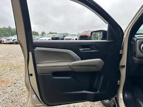 Used 2023 Chevrolet Colorado ZR2 AWD/4WD image 23