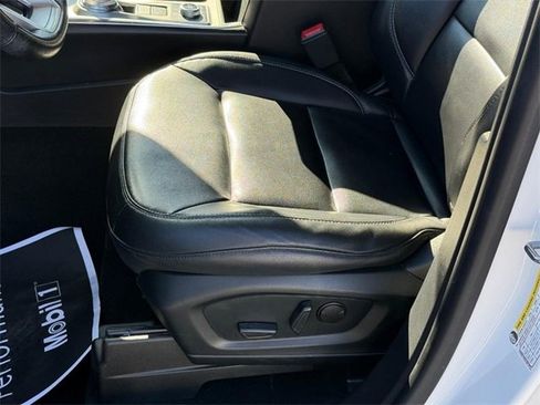 Used 2020 Ford Explorer XLT w/ Equipment Group 202A image 15