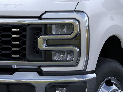 New 2026 Ford F350 Lariat AWD/4WD image 18