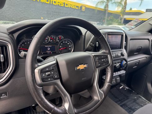 Used 2022 Chevrolet Silverado 1500 LT AWD/4WD image 22