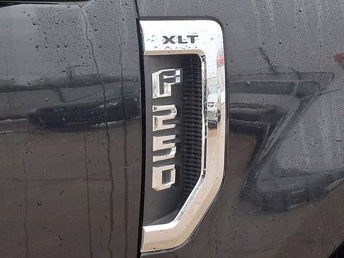 Used 2019 Ford F250 XLT w/ XLT Value Package image 31