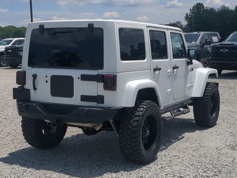 Used 2014 Jeep Wrangler Unlimited Sahara w/ Connectivity Group AWD/4WD image 10