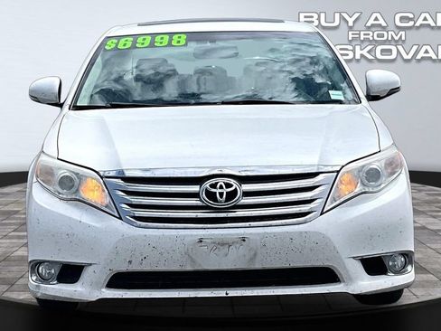 Used 2011 Toyota Avalon Limited FWD image 3
