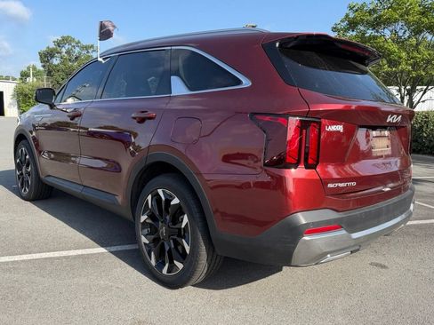 Certified 2025 Kia Sorento EX w/ Panoramic Sunroof Package FWD image 5