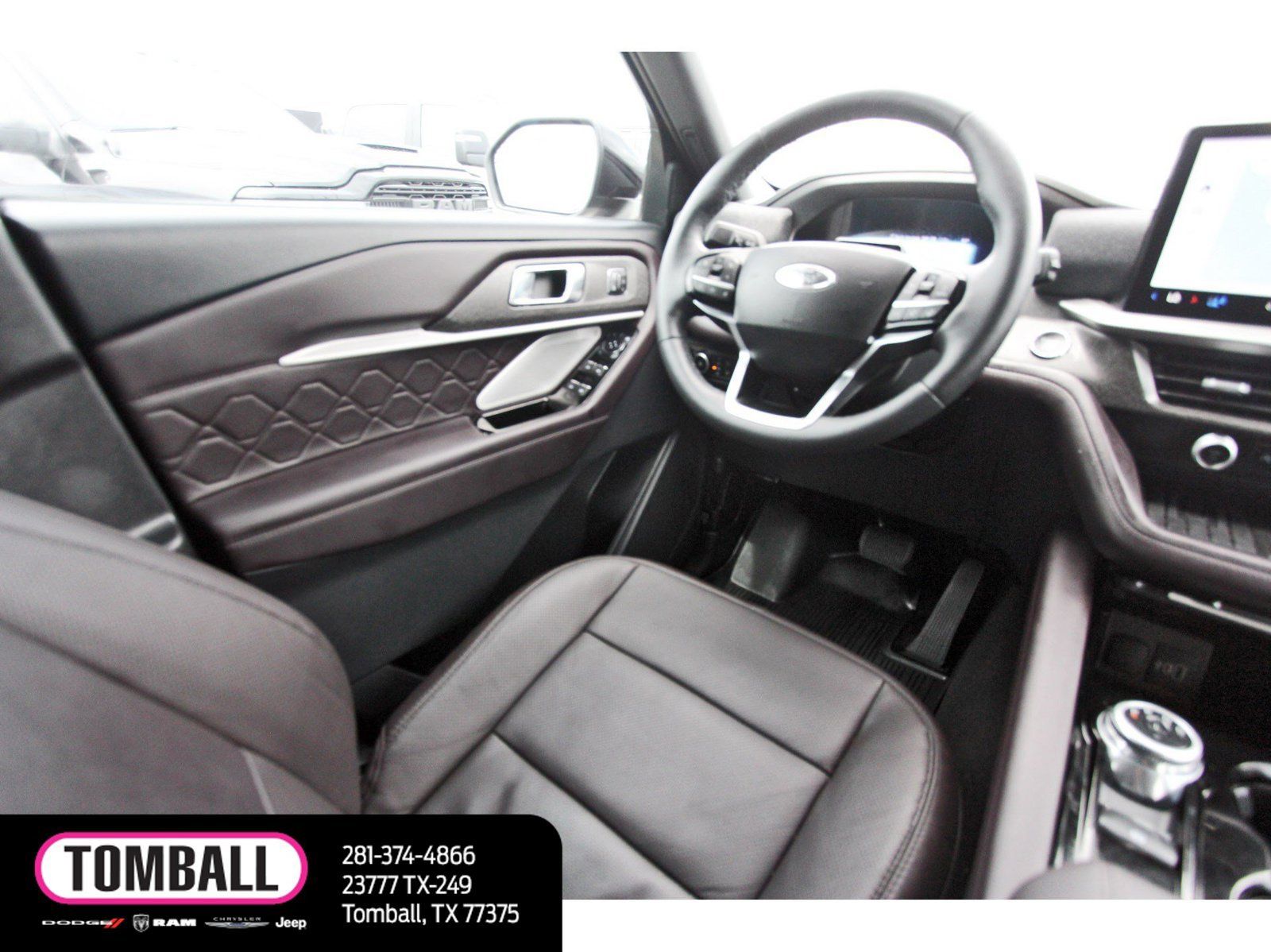 Used 2025 Ford Explorer Platinum w/ Ultimate Package AWD/4WD image 9