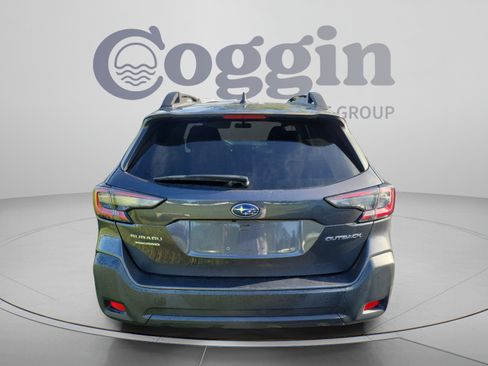 Used 2024 Subaru Outback Premium AWD/4WD image 3