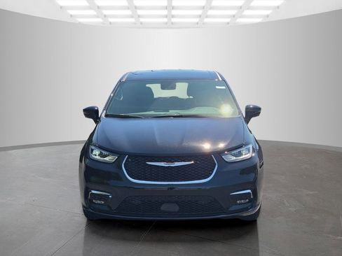 New 2026 Chrysler Pacifica Select image 6