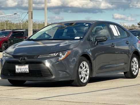 Used 2023 Toyota Corolla LE image 7