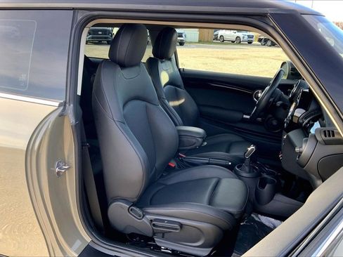 Used 2020 MINI Cooper S w/ Premium Package image 22