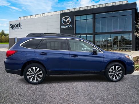 Used 2016 Subaru Outback 3.6R Limited image 2