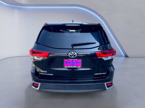 Used 2019 Toyota Highlander Limited Platinum AWD/4WD image 3