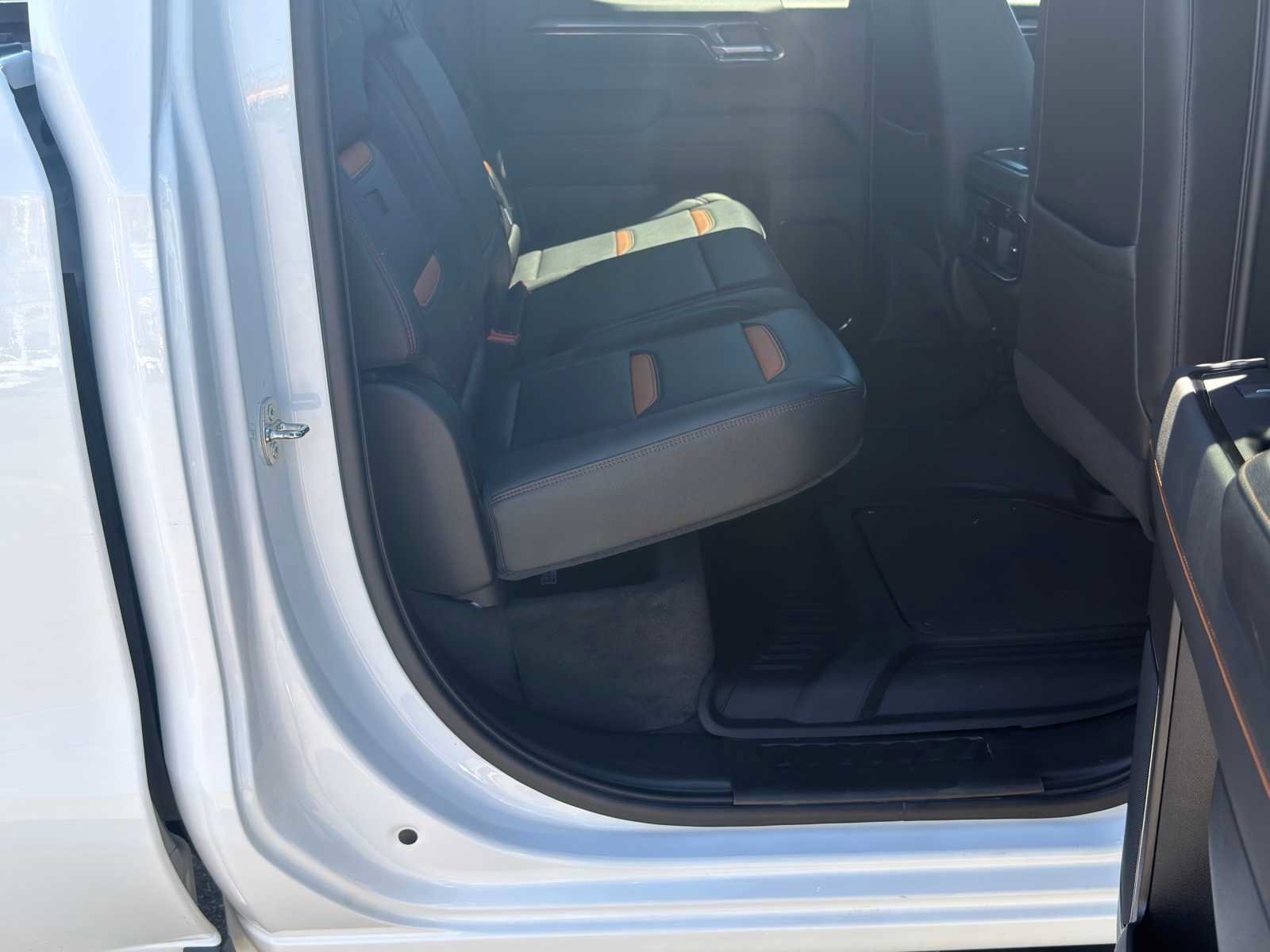 Used 2023 GMC Sierra 1500 AT4 AWD/4WD image 26