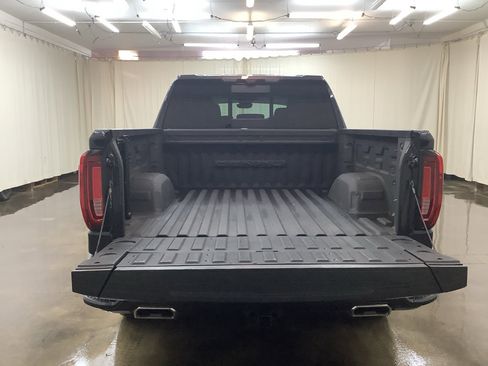 Used 2023 GMC Sierra 1500 Denali w/ Technology Package AWD/4WD image 8