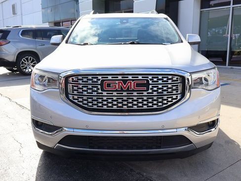 Used 2018 GMC Acadia Denali w/ Technology Package image 2