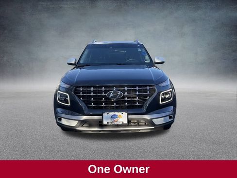 Used 2022 Hyundai Venue Limited image 10