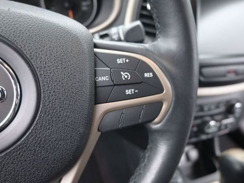 Used 2016 Jeep Cherokee Limited AWD/4WD image 31