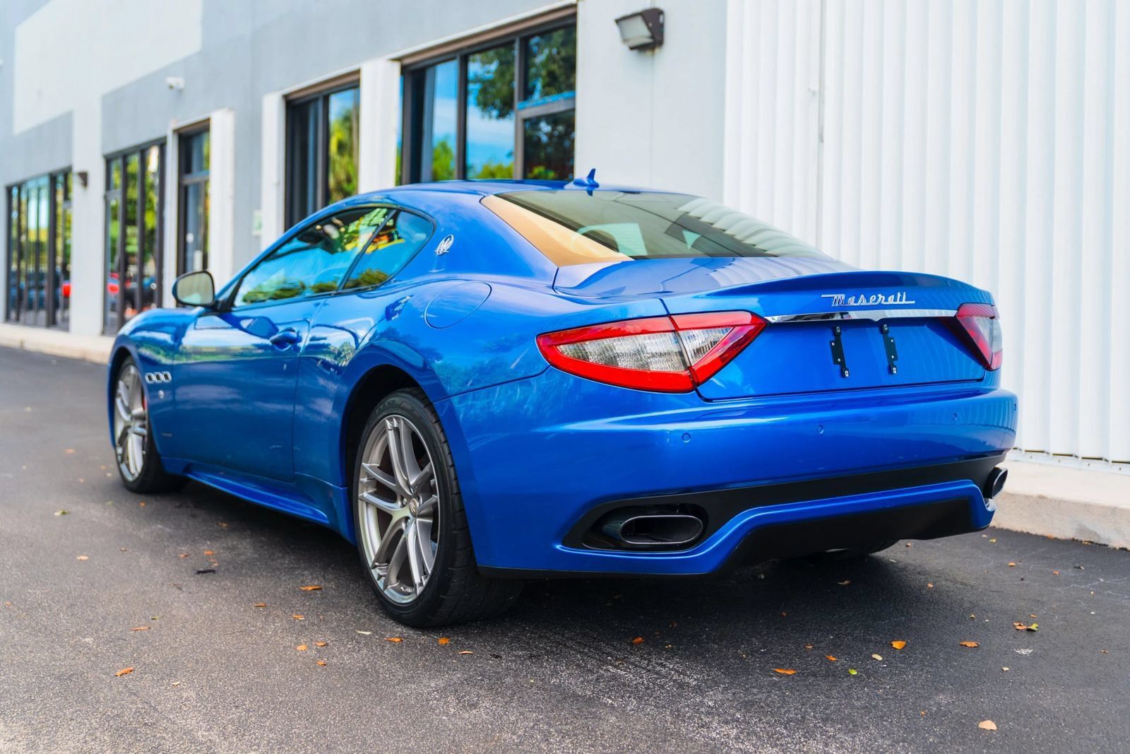 Used 2017 Maserati GranTurismo MC Centennial RWD image 7
