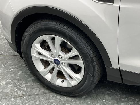 Used 2017 Ford Escape SE AWD/4WD image 29