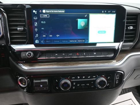 Used 2025 Chevrolet Silverado 1500 LT image 13