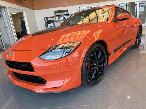 New 2024 Nissan Z Performance w/ Heritage Edition RWD image 3