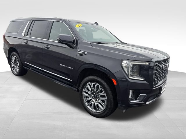 Used 2023 GMC Yukon XL Denali Ultimate AWD/4WD image 9